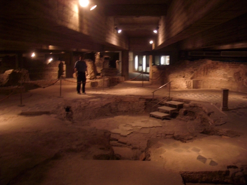 Milan_baptistry_1